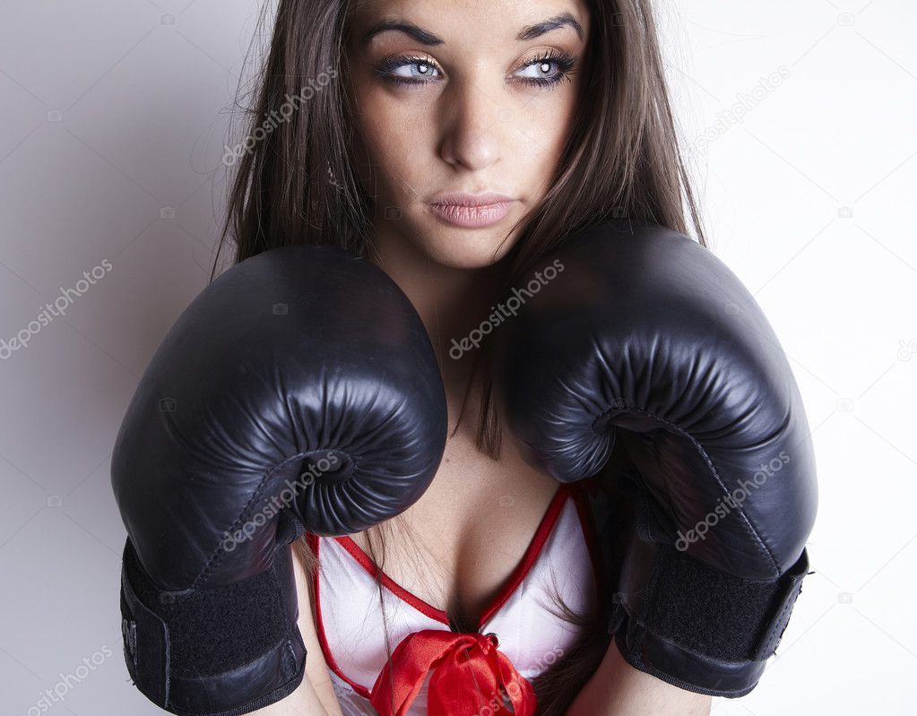 Boxing woman. Photo.