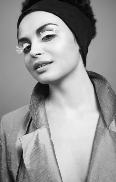 Schoonheid brunette vogue stijl. zwart-wit foto. — Stockfoto