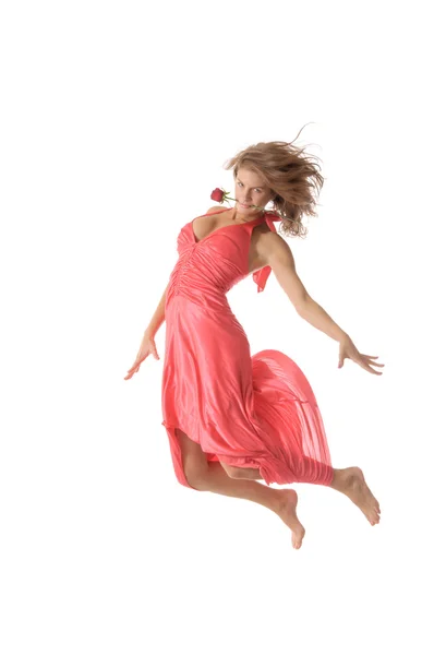꽃과 아름 다운 젊은 여자 점프 — 스톡 사진