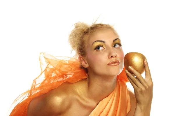 Altın elma ile güzel bir kadın — Stok fotoğraf