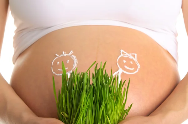 Rysowane przez dzieci i trawa zielona — Zdjęcie stockowe