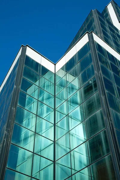 A modern épületben — Stock Fotó