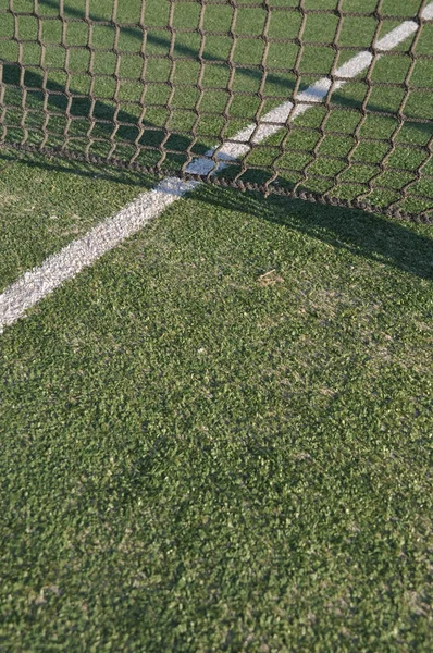 室外网球场 人工草地上的白线 — 图库照片