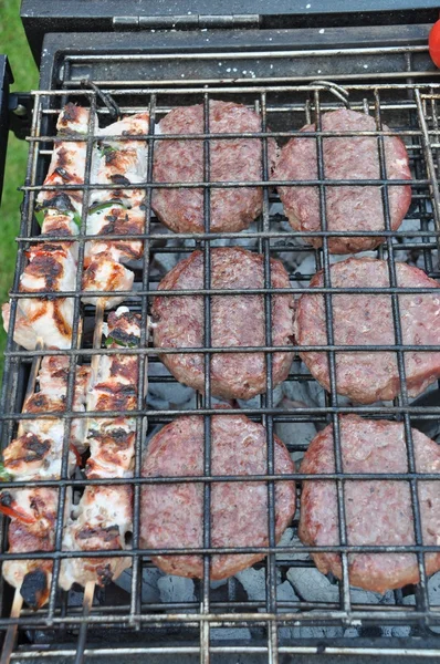 Гриль Свежего Мяса Открытом Барбекю — стоковое фото