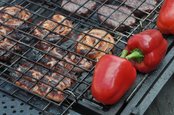 Vlees op de barbecue — Stockfoto