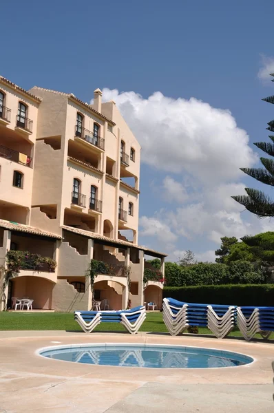 Gyönyörű Medencével Hotel Resort Épülete Marbella Spanyolország — Stock Fotó