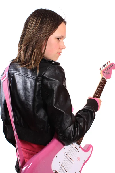 Девушка-подросток с гитарой — стоковое фото