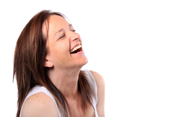 Красивая сорокалетняя женщина смеется — стоковое фото