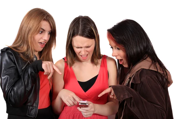 Teens, čtení textových zpráv — Stock fotografie