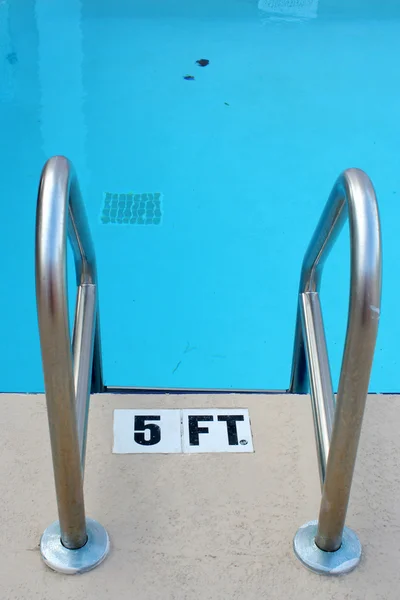 Escaleras de piscina — Foto de Stock