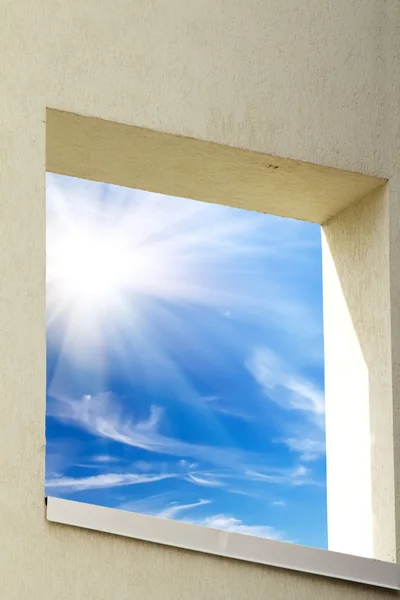 Стенной дом окна солнца — стоковое фото