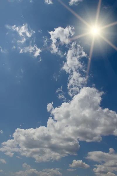 Nascer do sol nuvens céu — Fotografia de Stock