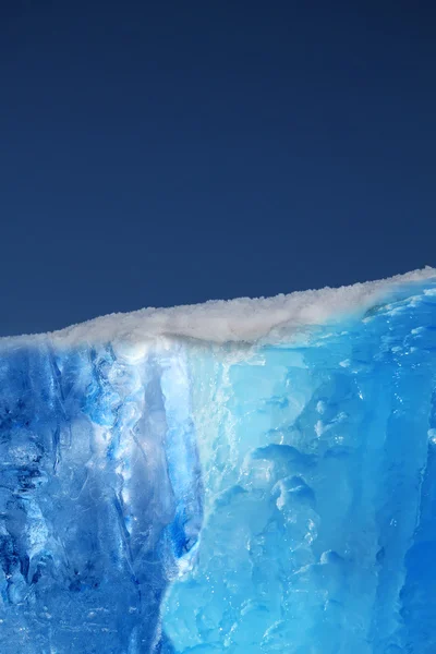 Iceberg de gelo de montanha — Fotografia de Stock