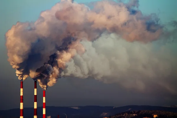 Boru Fabrikası duman — Stok fotoğraf