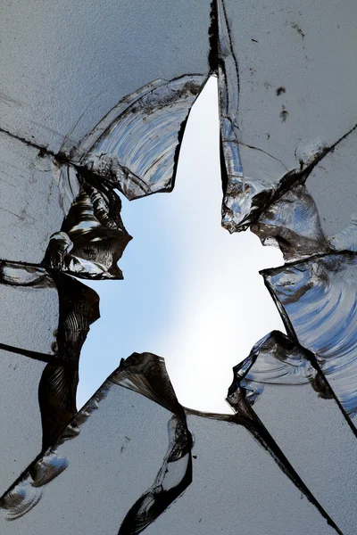 玻璃破的洞裂缝 — 图库照片