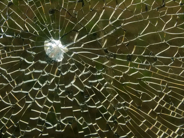 打破玻璃窗户的裂缝 — 图库照片
