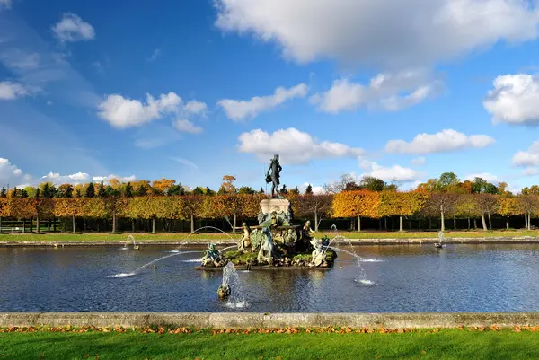 Peterhof, fontanna Neptuna — Zdjęcie stockowe