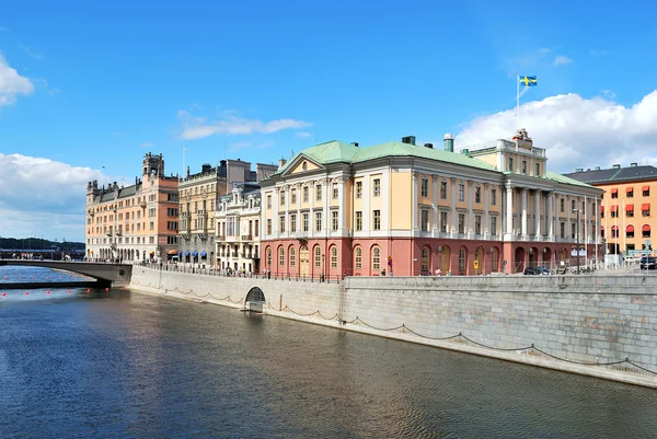 Embankment in het centrum van stockholm — Stockfoto