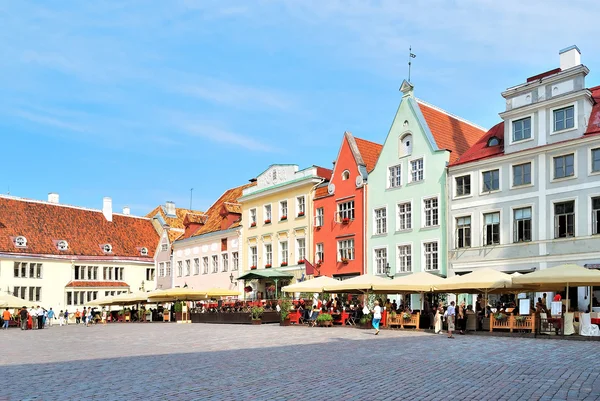 タリン エストニア 非常に美しい古い市庁舎広場 — ストック写真