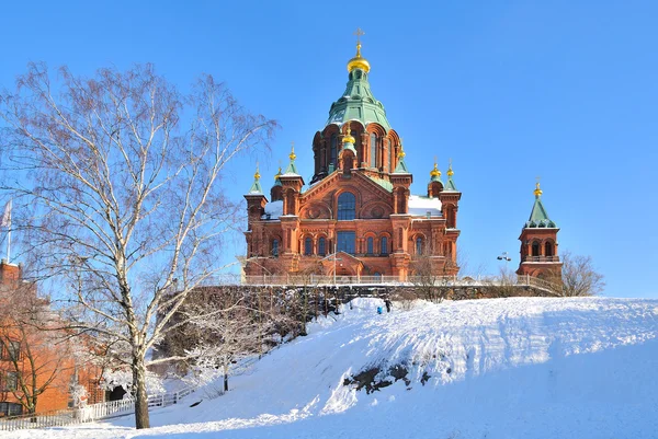 Helsinki. Kathedraal van de veronderstelling in de winter — Stockfoto