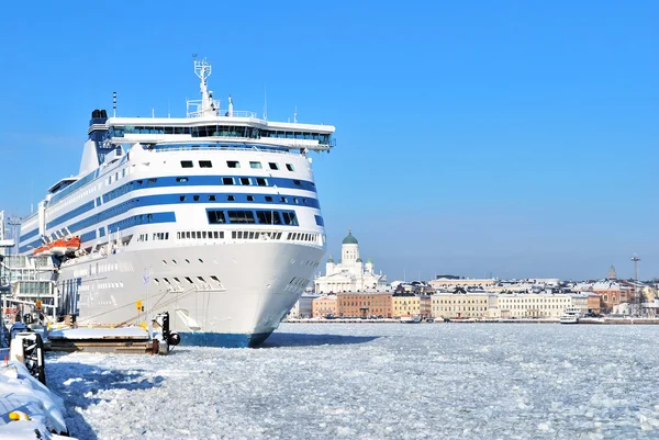 Ferry de pasajeros en Helsinki — Foto de Stock