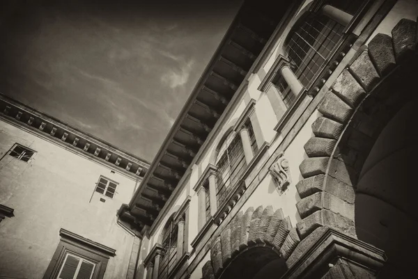 Építészeti részletek Lucca-ban — Stock Fotó