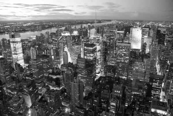 Нью-Йорк по ночам — стоковое фото