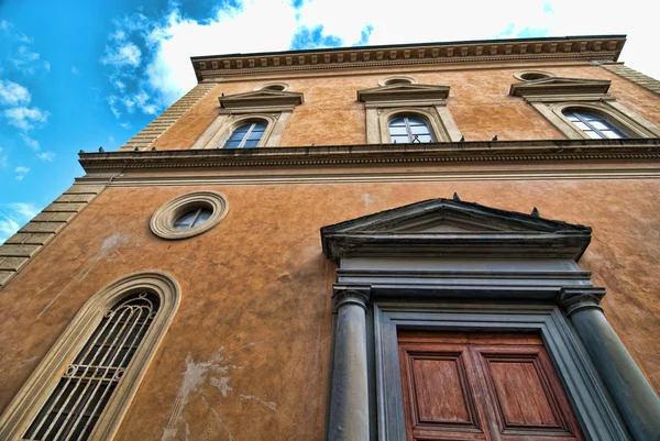 イタリアの典型的な古い建物 — ストック写真