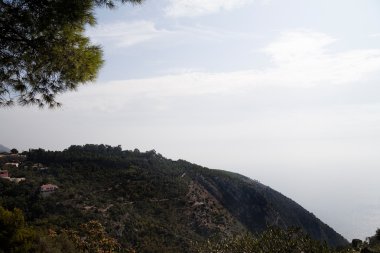monaco'nın tepeleri