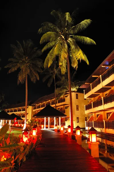 Área de relaxamento iluminada do hotel de luxo, ilha de Koh Chang, T — Fotografia de Stock
