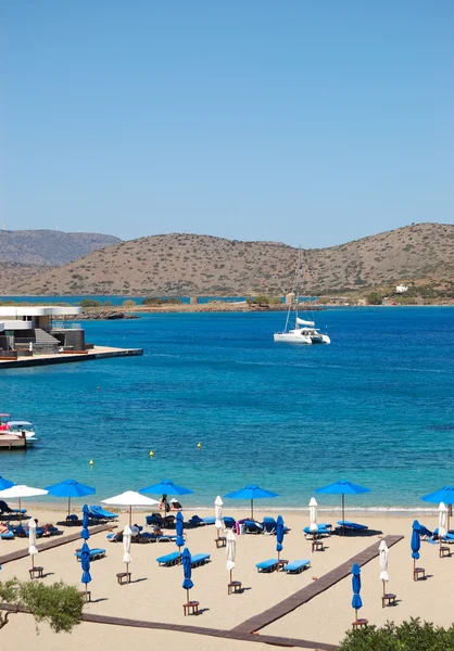 Beach of the luxury hotel, Crete, Greece — Stock Photo, Image
