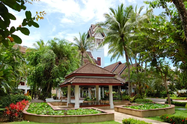 Rekreationsområdet i lyxhotell, phuket, thailand — Stockfoto
