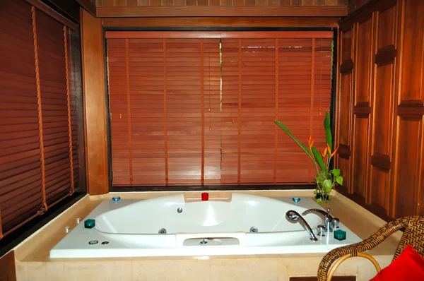 Jacuzzi at modern luxury villa, Samui island, Thailand — Stock Photo, Image