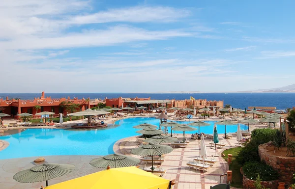Zona de recreo del popular hotel, Sharm el Sheikh, Egipto — Foto de Stock