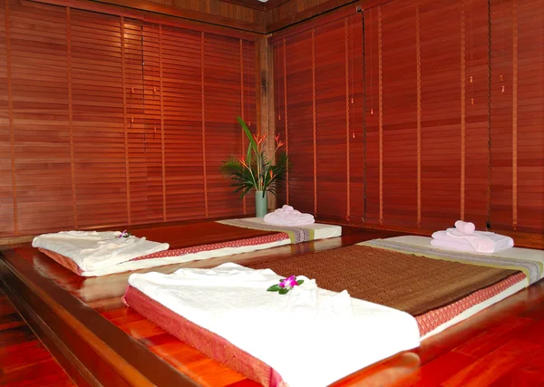 Spa masáž lůžek na luxusní hotel, ostrov samui, Thajsko — Stock fotografie