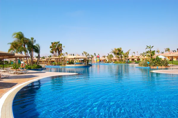 Área de piscina em villas VIP, Sharm el Sheikh, Egito — Fotografia de Stock