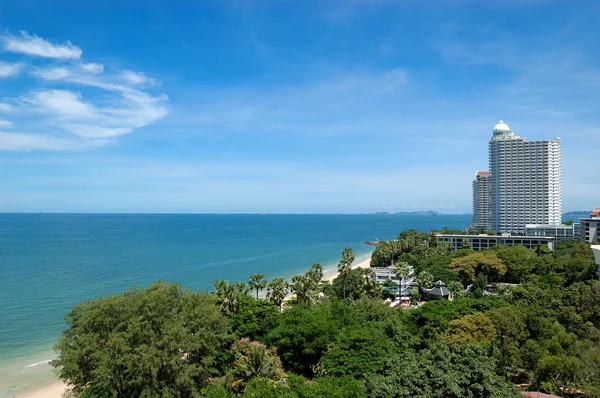 Hoteles modernos de lujo a orillas del mar, Pattaya, Tailandia — Foto de Stock