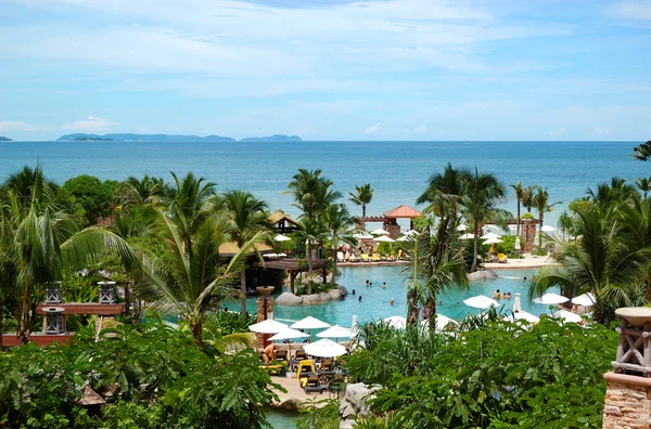 Praia do hotel de luxo moderno, Pattaya, Tailândia — Fotografia de Stock