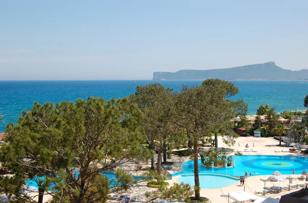 Área de recreação e praia de hotel de luxo, Antalya, Turquia — Fotografia de Stock