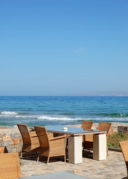 Vue sur la mer espace détente du restaurant à l'hôtel de luxe, Crète, G — Photo