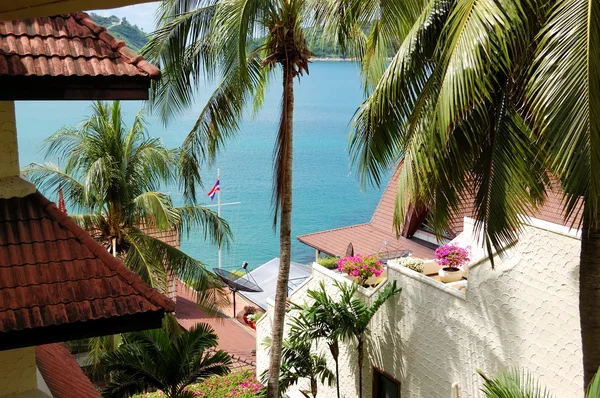 Terraço com vista mar no hotel de luxo, Phuket, Tailândia — Fotografia de Stock
