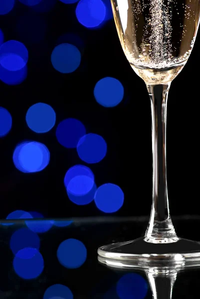 Champagne op abstracte achtergrond — Stockfoto