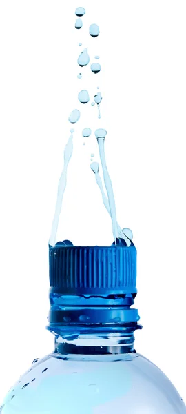 Σταγόνες νερό από ένα μπουκάλι — Φωτογραφία Αρχείου