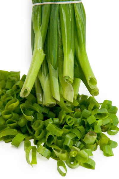 Cortar cebola verde isolada no fundo branco — Fotografia de Stock