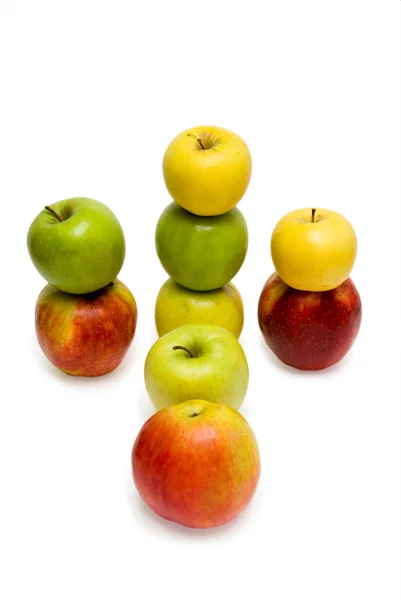 Appels geïsoleerd op de witte achtergrond — Stockfoto