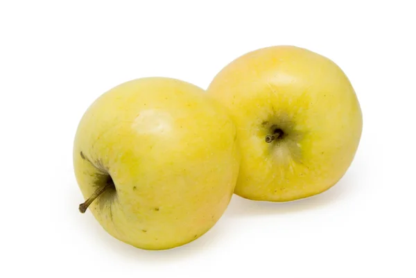 แอปเปิ้ลสองตัวแยกกันบนพื้นหลังสีขาว — ภาพถ่ายสต็อก
