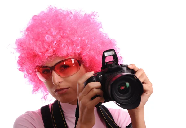 搞笑的年轻女子 用相机上白色隔离 — 图库照片