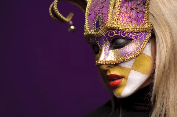 Profile Pretty Woman Closed Eyes Violet Half Mask — Stock Photo, Image