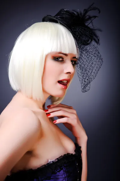 Retrato de modelo de sensualidade com cabelo loiro — Fotografia de Stock