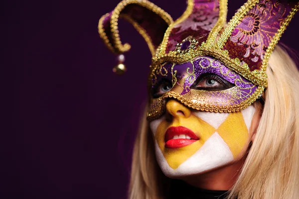 Porträt einer sexy Frau mit Party-Maske — Stockfoto
